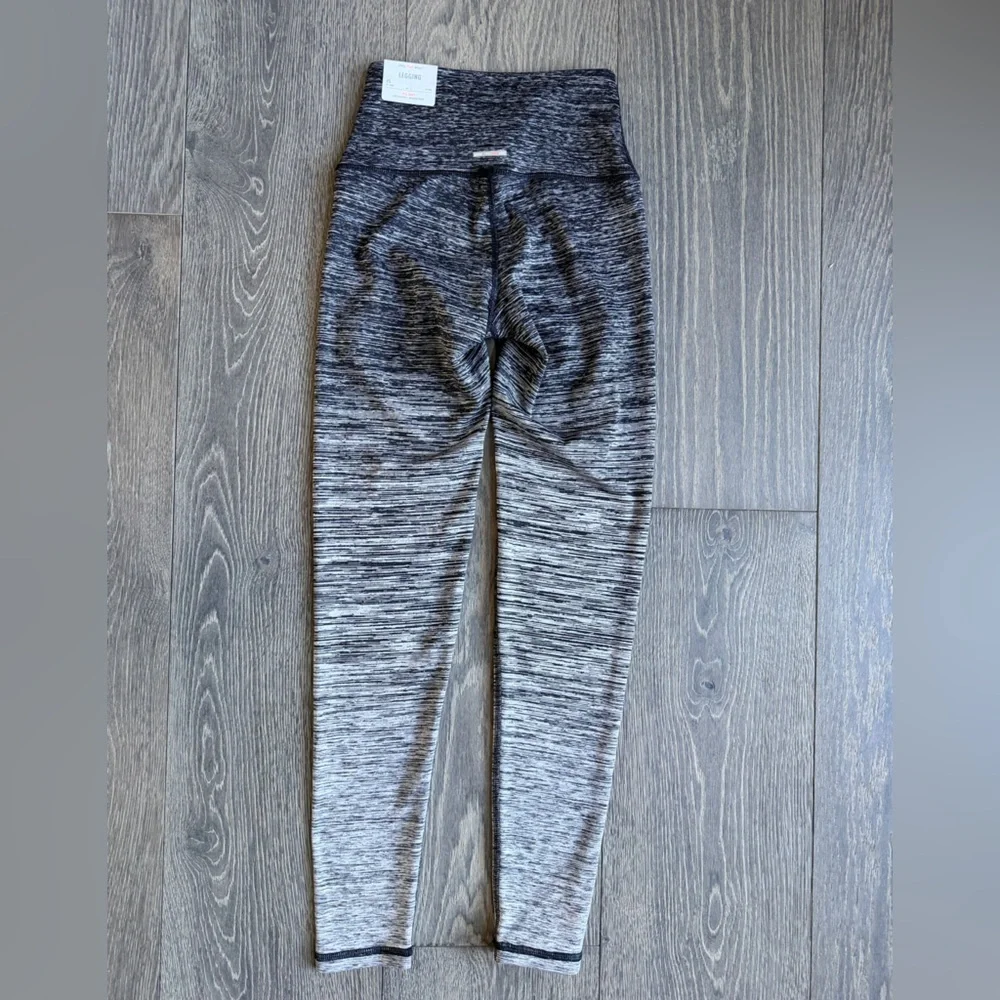 Aerie Chill Play Move Brushed Touch Legging in Gray Stripe Size XS
